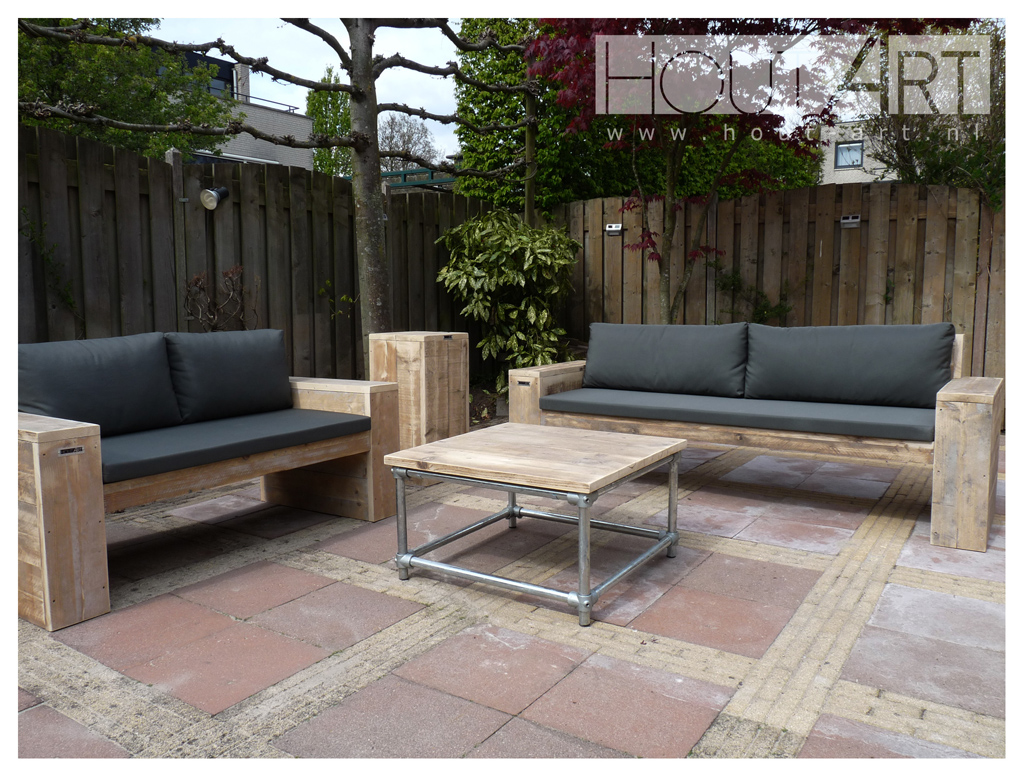Loungebank recht met armleuning steigerhout van Hout-Art. Tuinmeubel, loungeset, gebruikt hout, buitenkeuken, vuurtafel, tuinmeubels, houtart.