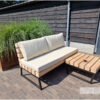Loungebank Massive recht met rugleuning staal met douglas balken van Hout-Art. Tuinset, tuinmeubel, douglasbalken, modern, industrieel, stalen frames, houtart.