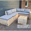 Hoek loungebank dicht met één armleuning steigerhout van Hout-Art. Tuinmeubel, loungeset, gebruikt hout, buitenkeuken, vuurtafel, tuinmeubels, houtart.