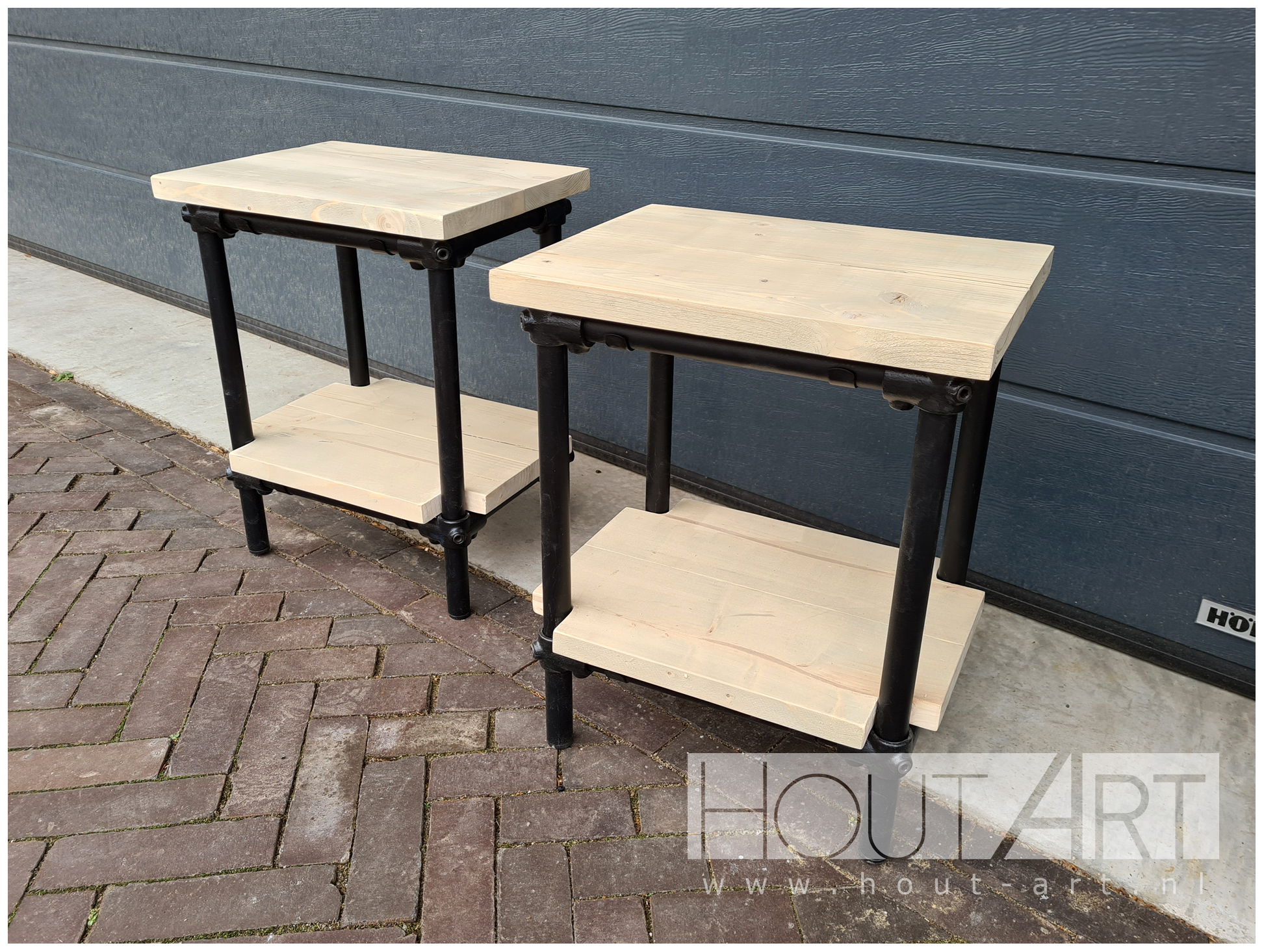 Nachtkastje Lorenz zwarte steigerbuis met steigerhout van Hout-Art. zwart, industrieel, slapen, slaapkamer, bed, kastje, gepoedercoat, houtart.