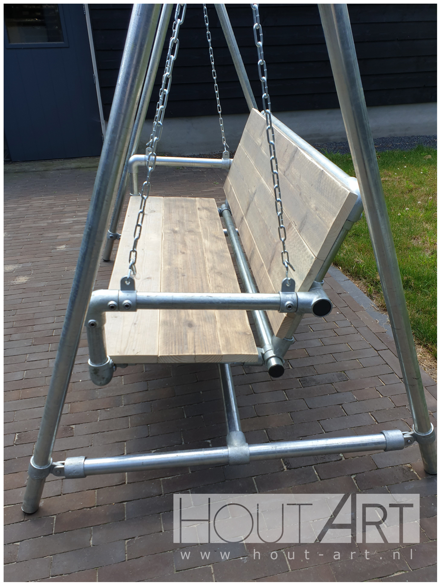 Schommelbank verzinkte steigerbuis met steigerhout van Hout-Art. tuinbank, verzonken, schommel, gebruikt hout, industrieel, tuinmeubels, loungebank, houtart.
