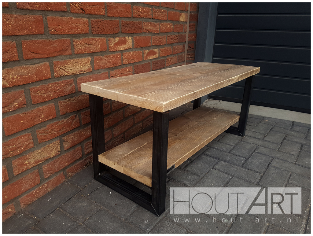 tv-meubel stalen u-poot met een legplank steigerhout van Hout-Art. industrieel, meubel, steigerhouten, zwart, gepoedercoat, houtart.