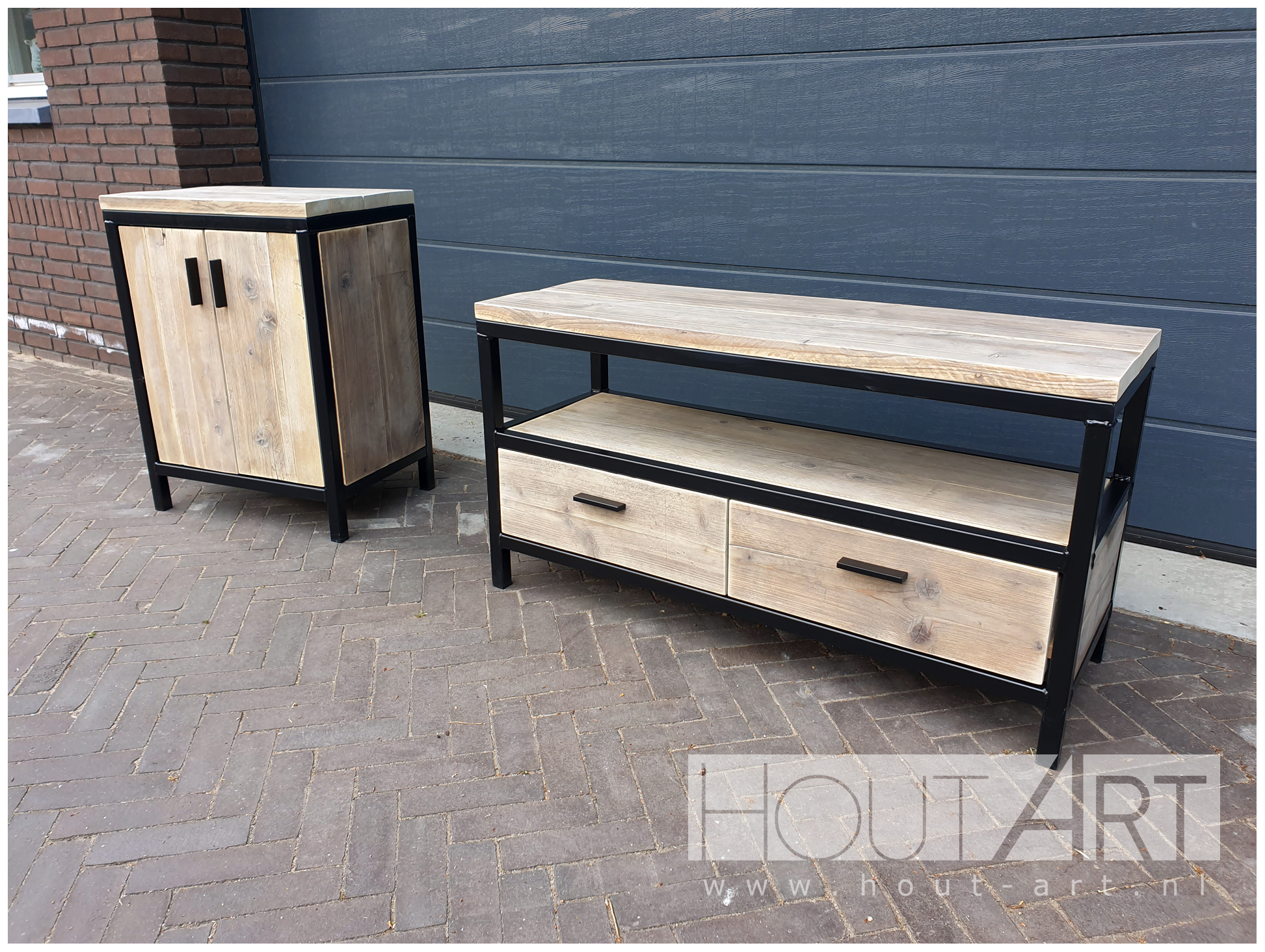 Tv-meubel stalen frame met lades steigerhout van Hout-Art. Staal, frames, zwart, gepoedercoat, industrieel, salontafel, tvmeubel, houtart.