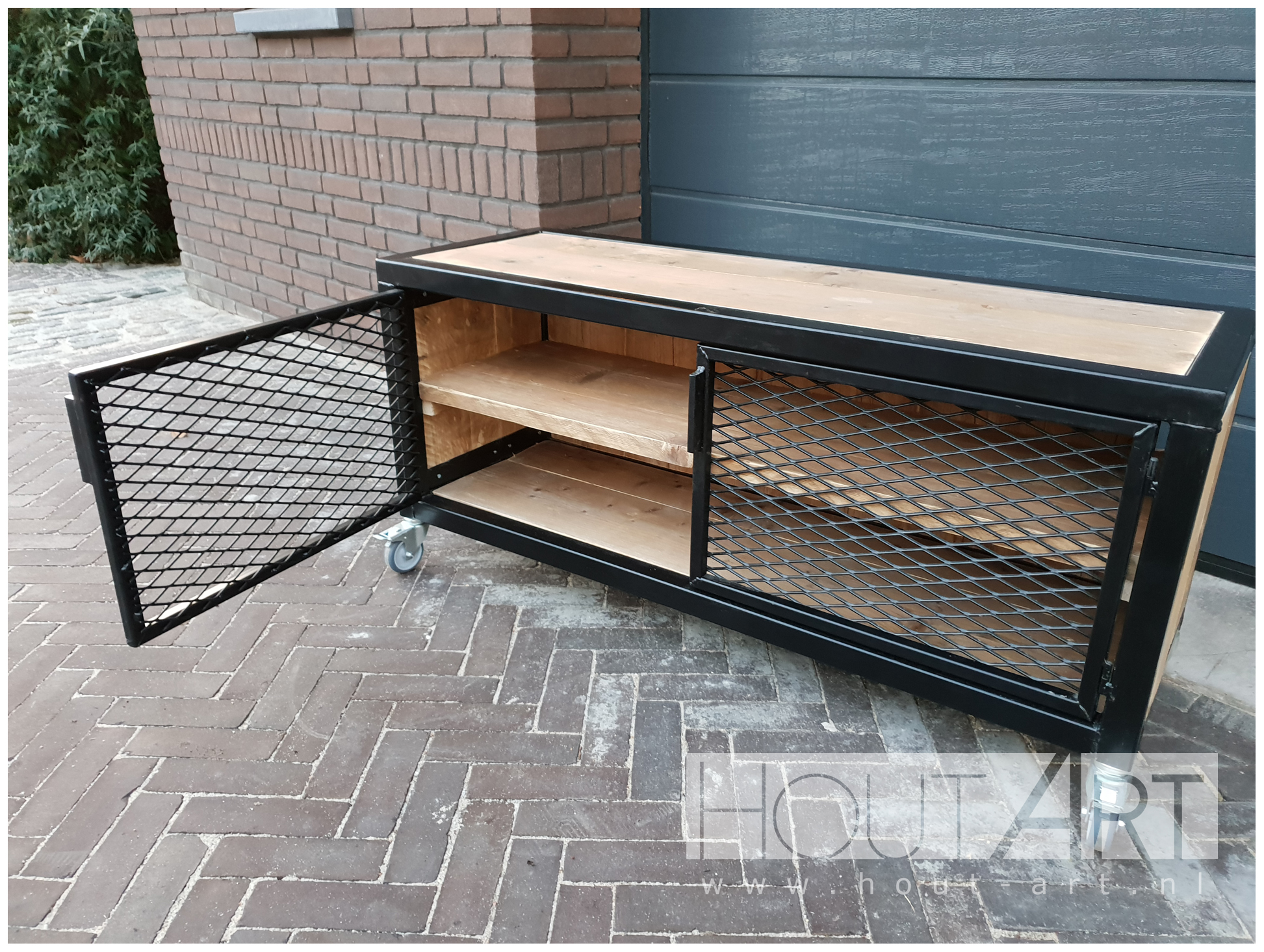 tv-meubel virango stalen frame met gaasdeurtjes van Hout-Art.