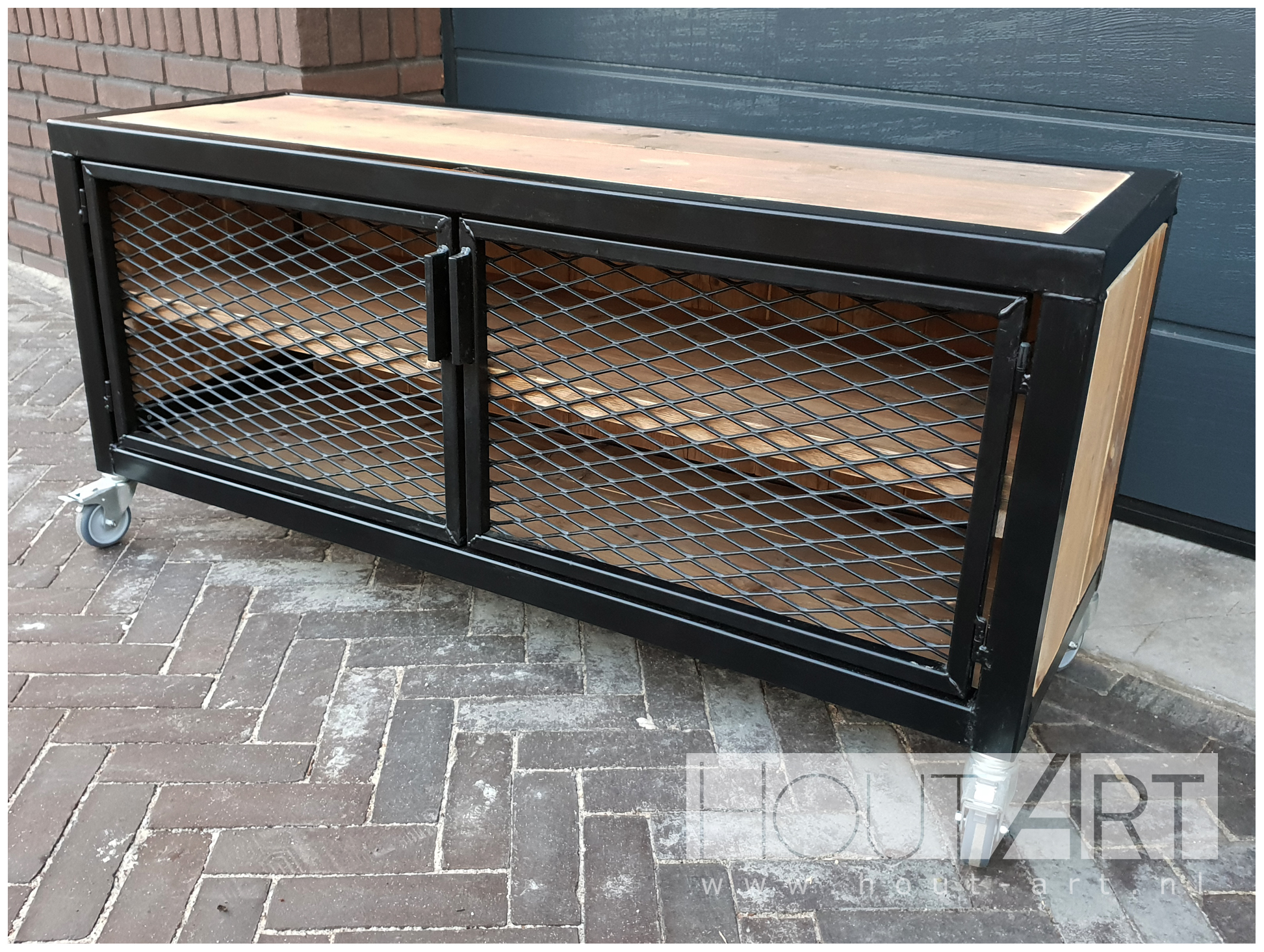 tv-meubel virango stalen frame met gaasdeurtjes van Hout-Art.