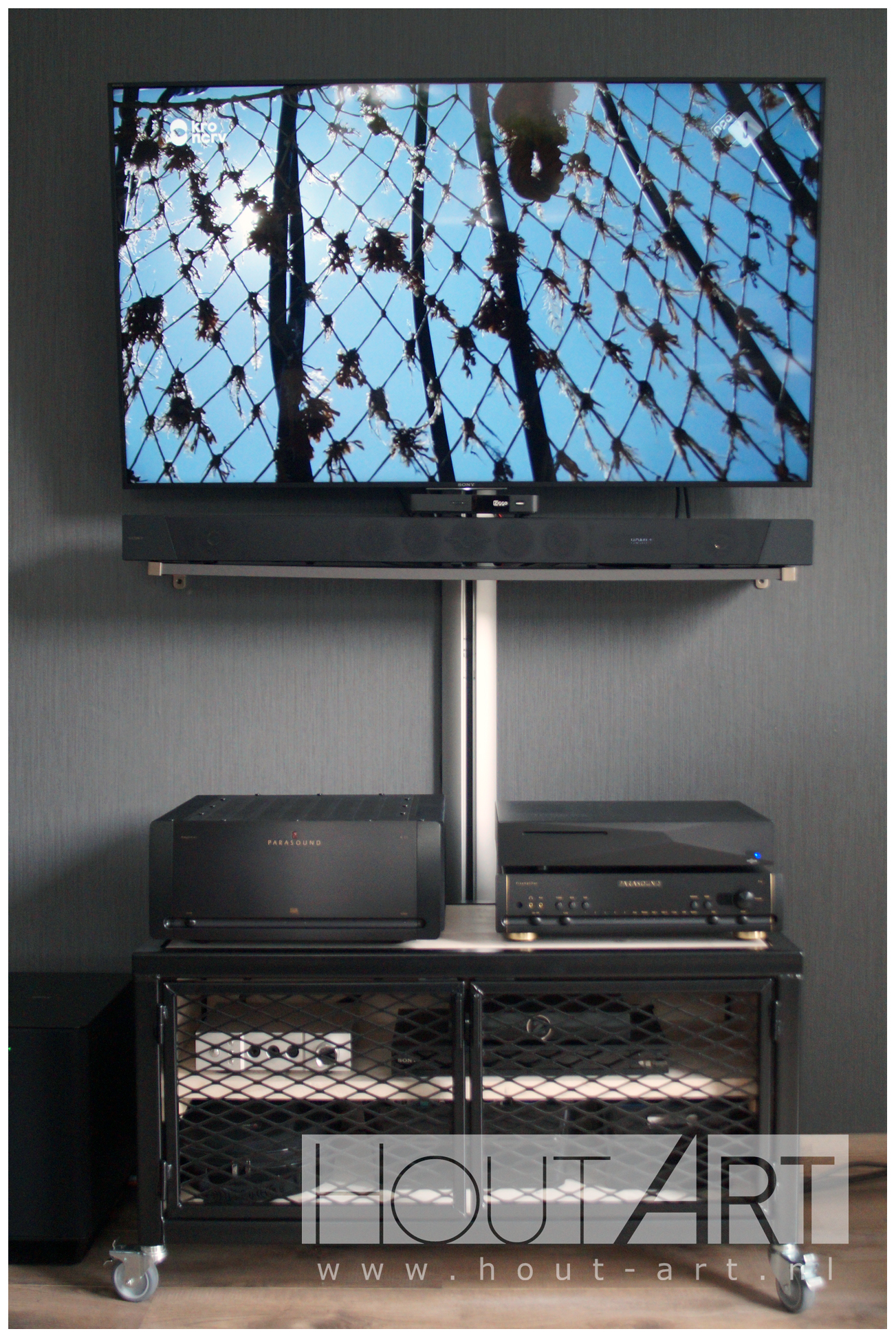 tv-meubel virango stalen frame met gaasdeurtjes van Hout-Art.