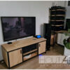 TV-meubel butler staal met eiken van Hout-Art. stalen frames, zwart gepoedercoat, houtart.