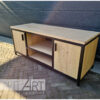 TV-meubel butler staal met eiken van Hout-Art. stalen frames, zwart gepoedercoat, houtart.