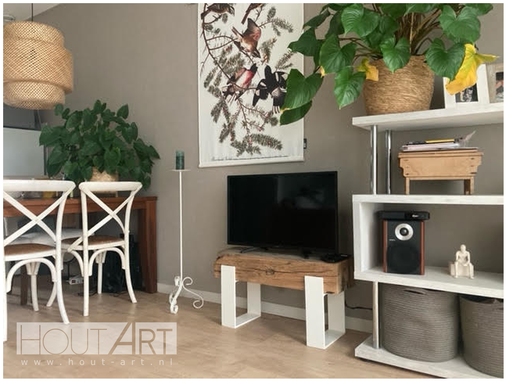 tv-meubels stalen strippoot met oud eiken spoorbiels Hout-Art. zwart gepoedercoat, staal, industrieel, modern, legplank, balk, spoorbiels, houtart.