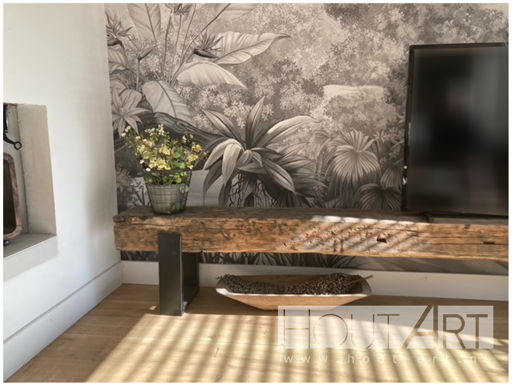 tv-meubels stalen u-poot met oud eiken spoorbiels Hout-Art. zwart gepoedercoat, staal, industrieel, modern, legplank, balk, spoorbiels, houtart.