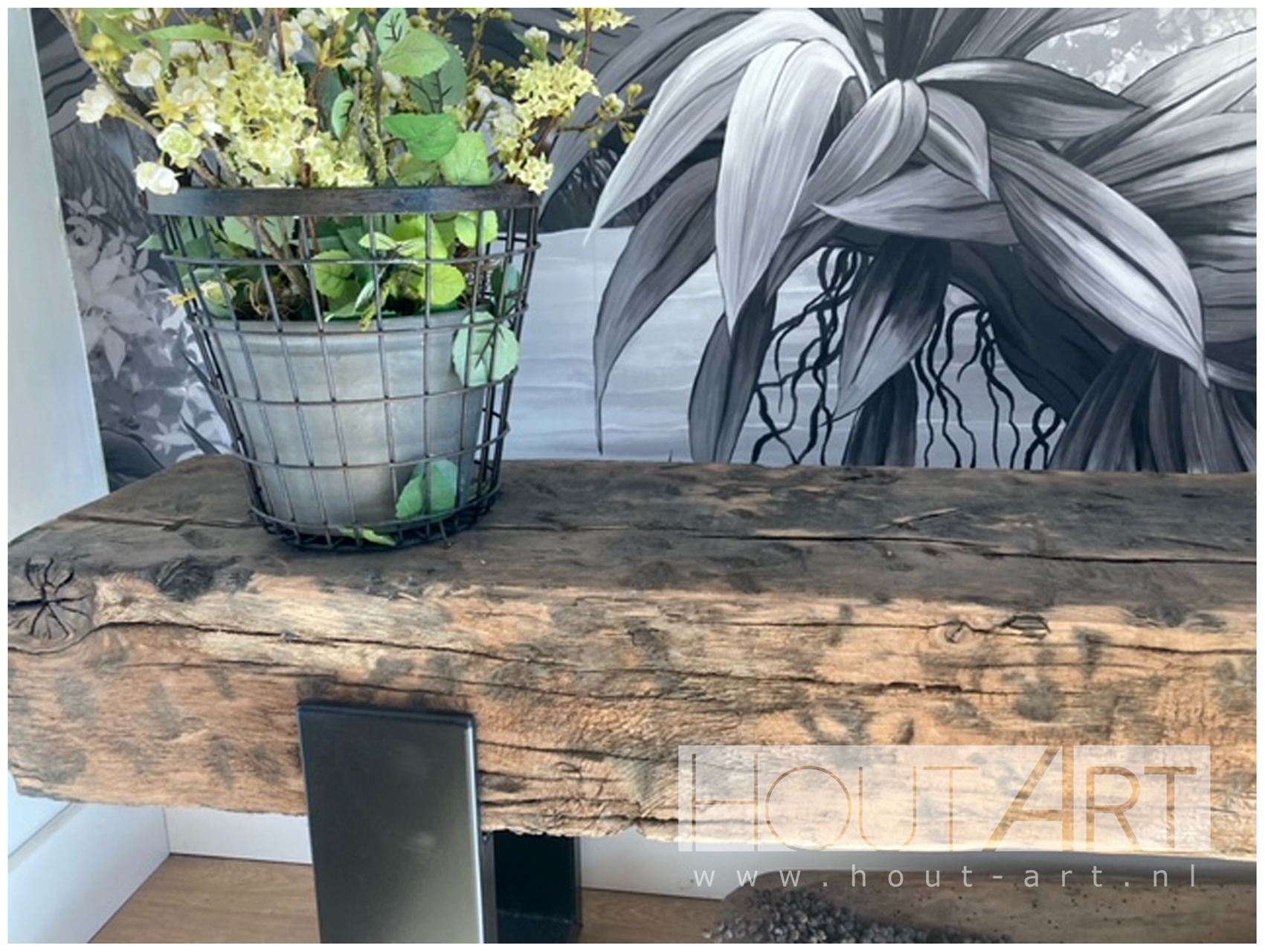 tv-meubels stalen u-poot met oud eiken spoorbiels Hout-Art. zwart gepoedercoat, staal, industrieel, modern, legplank, balk, spoorbiels, houtart.