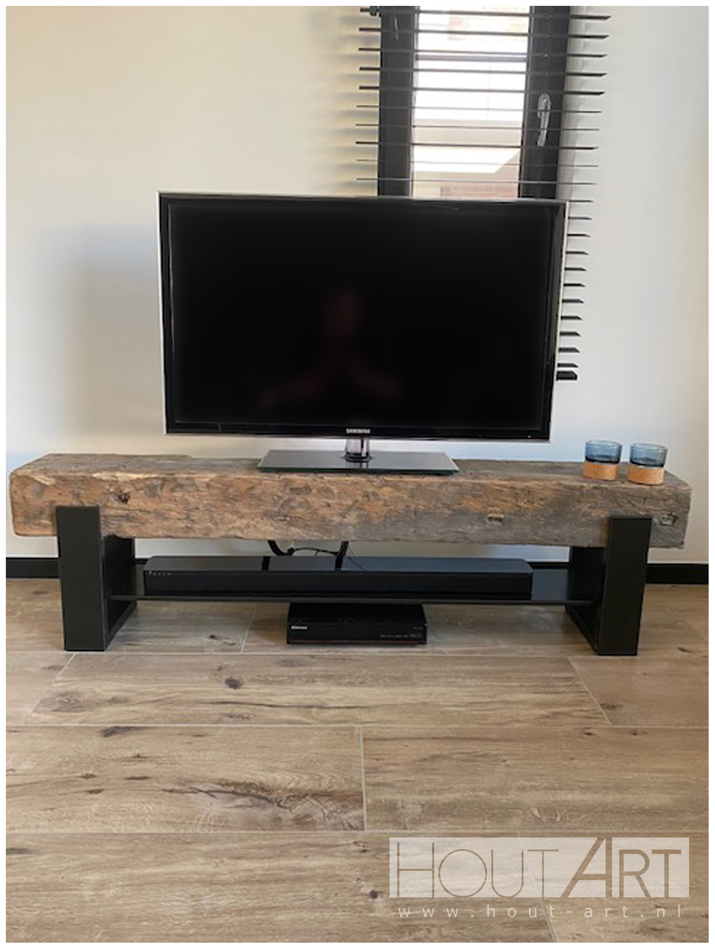 tv-meubel stalen u-poot audioplaat plus oud eiken spoorbiels Hout-Art. industrieel, modern, legplank, balk, spoorbiels, houtart.