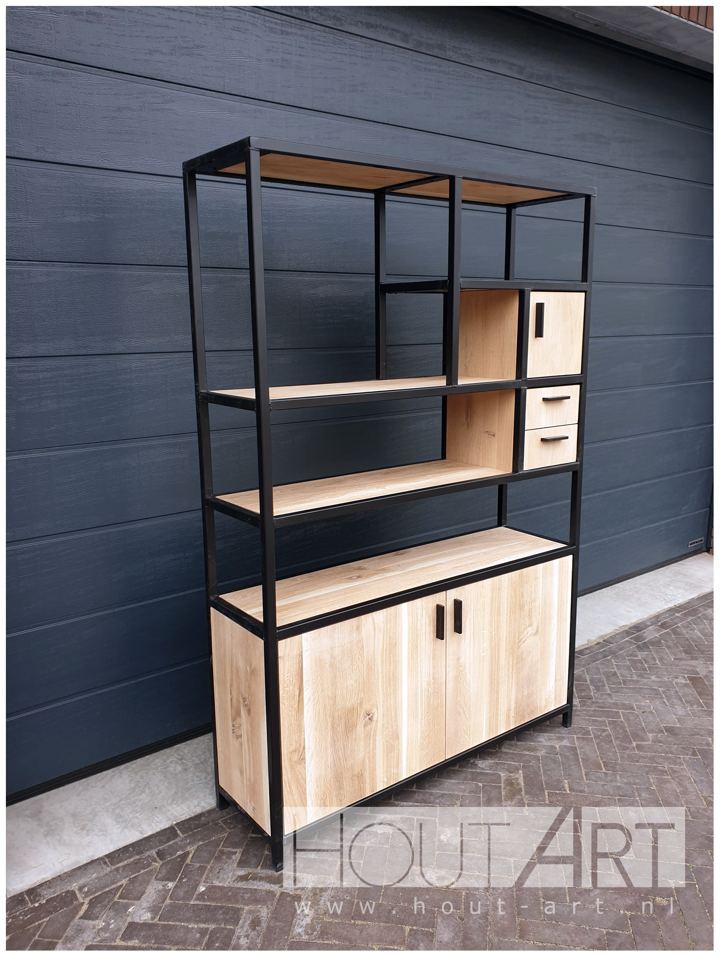 Vakkenkast stalen frame met deuren eiken van Hout-Art. vakken, kast, opbergkast, decoratie, modern, industrieel, zwart gepoedercoat, staal, frames, houtart.