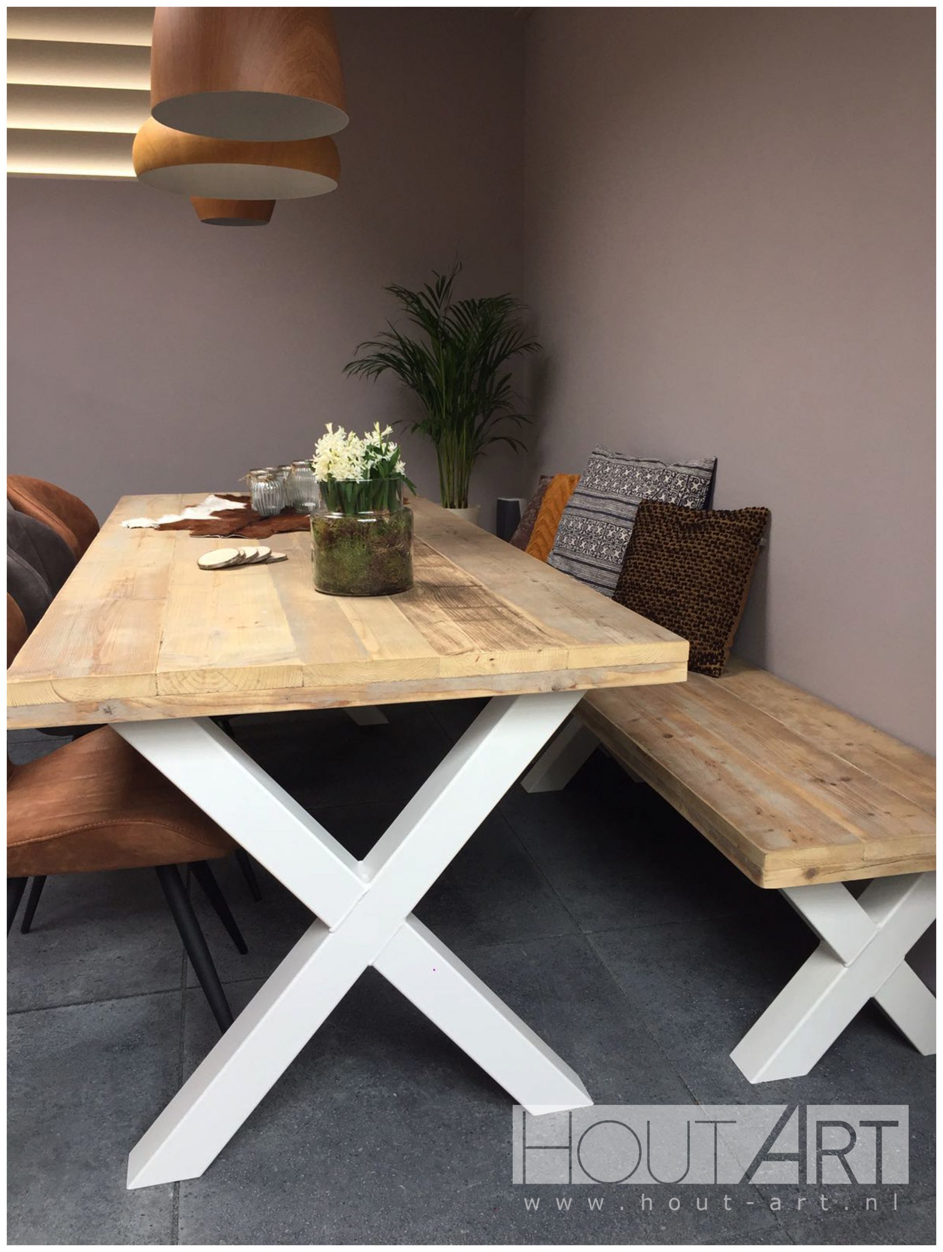 Bank x-poot staal met steigerhout van Hout-Art. tuinbank, tafel, tuintafel, gepoedercoat staal, frames, houtart.