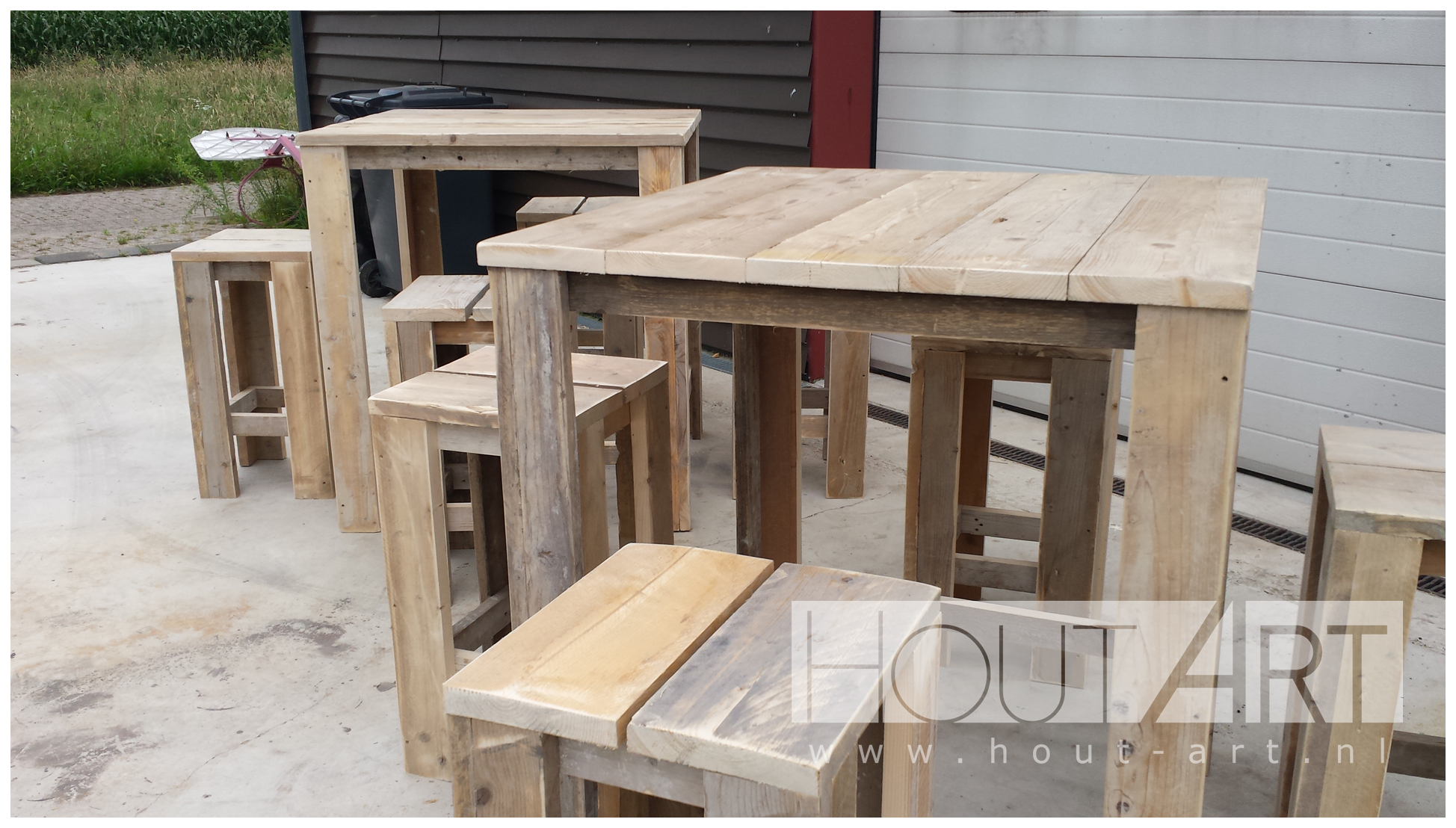 Bartafel new age van steigerhout en barkrukken van Hout-Art.