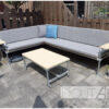 Hoek loungebank verzinkte steigerbuis met steigerhout incl. armleuningen van Hout-Art.