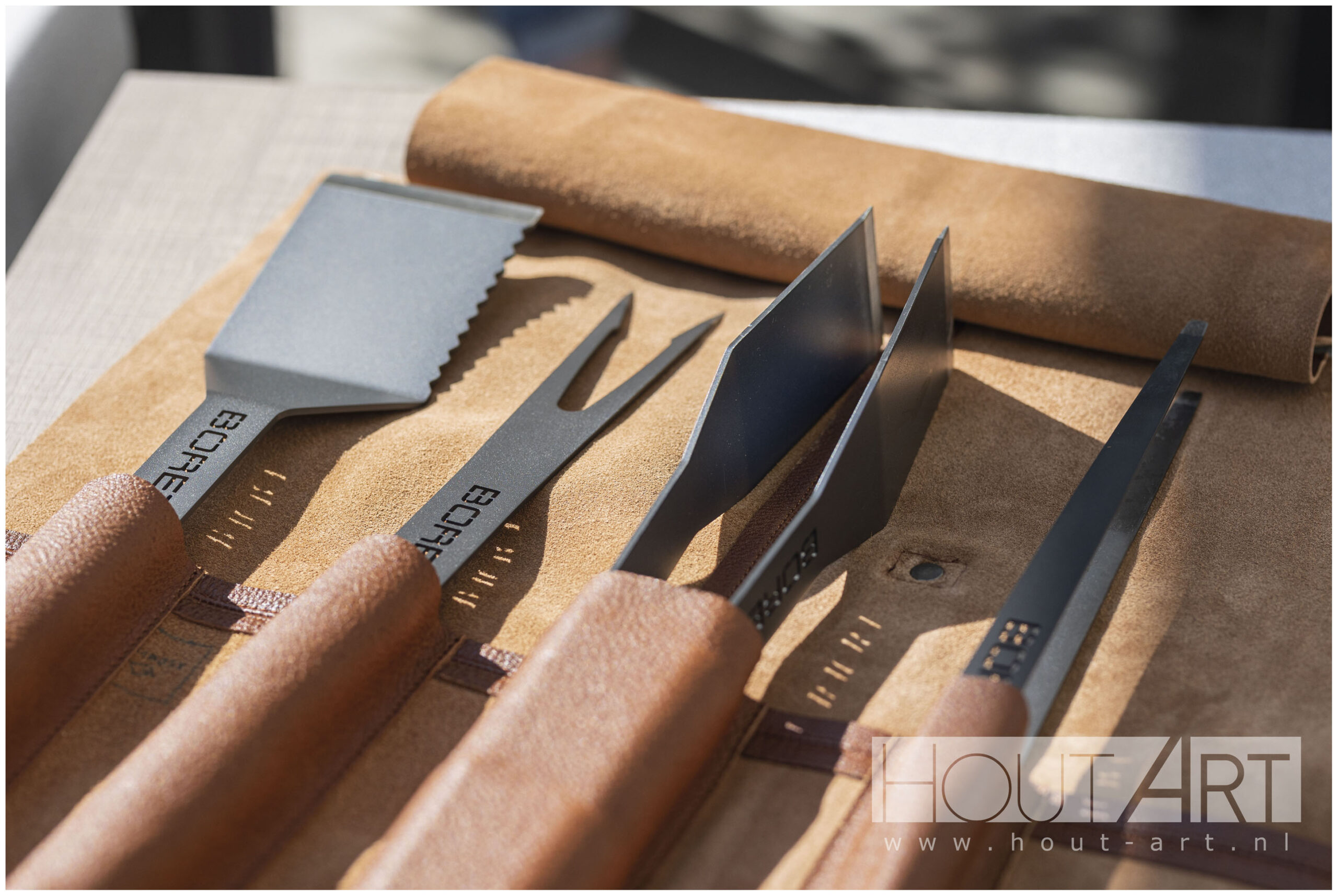 BBQ Boretti leren gereeschapsrol BTROLLEE van Hout-Art.