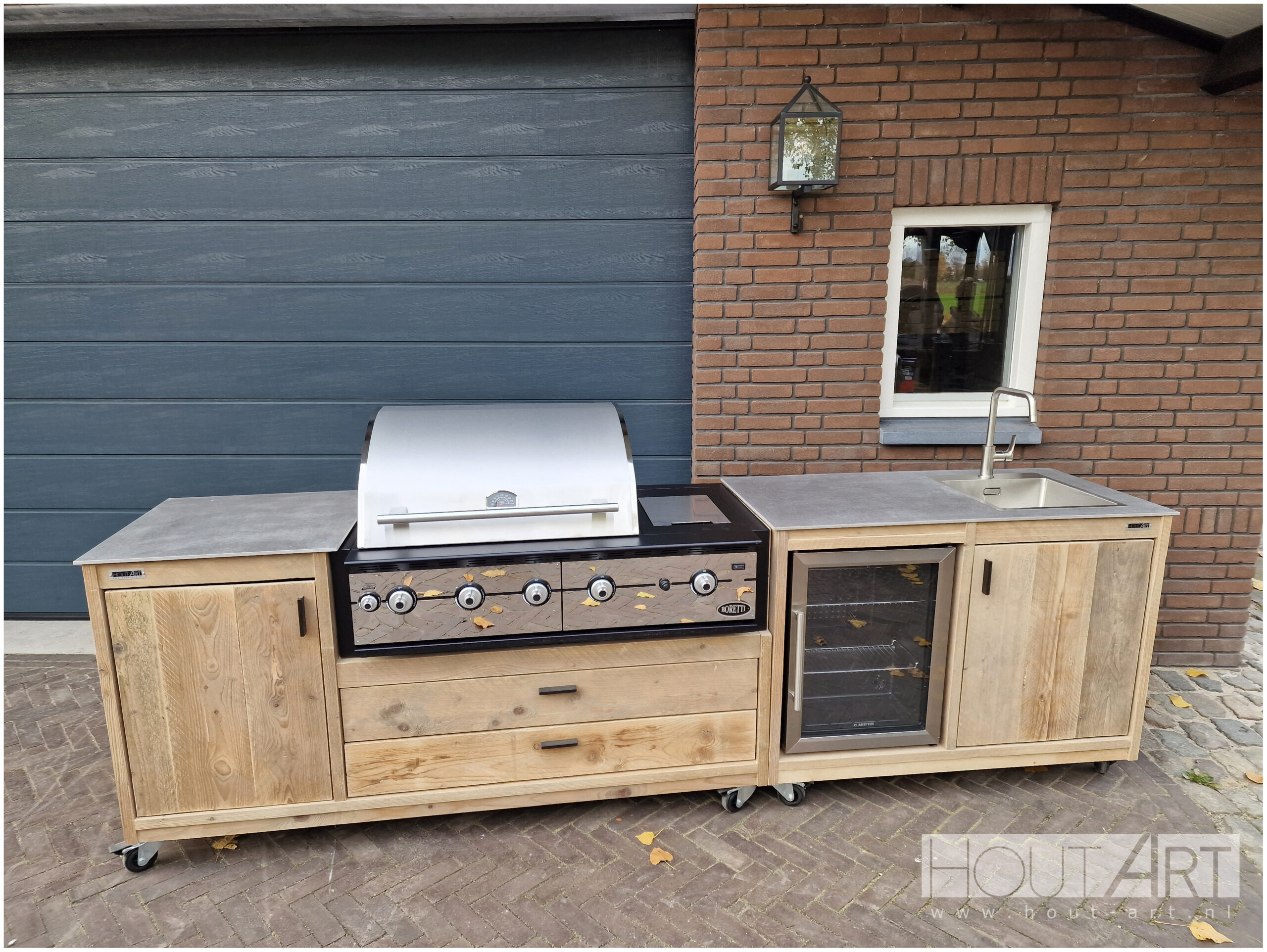 Buitenkeuken enkel clean voor Boretti Ibrido Ligorio top van Hout-Art. wjinvakken, handgrepen, keramisch blad, wielen, gebruikt steigerhout, houtart.