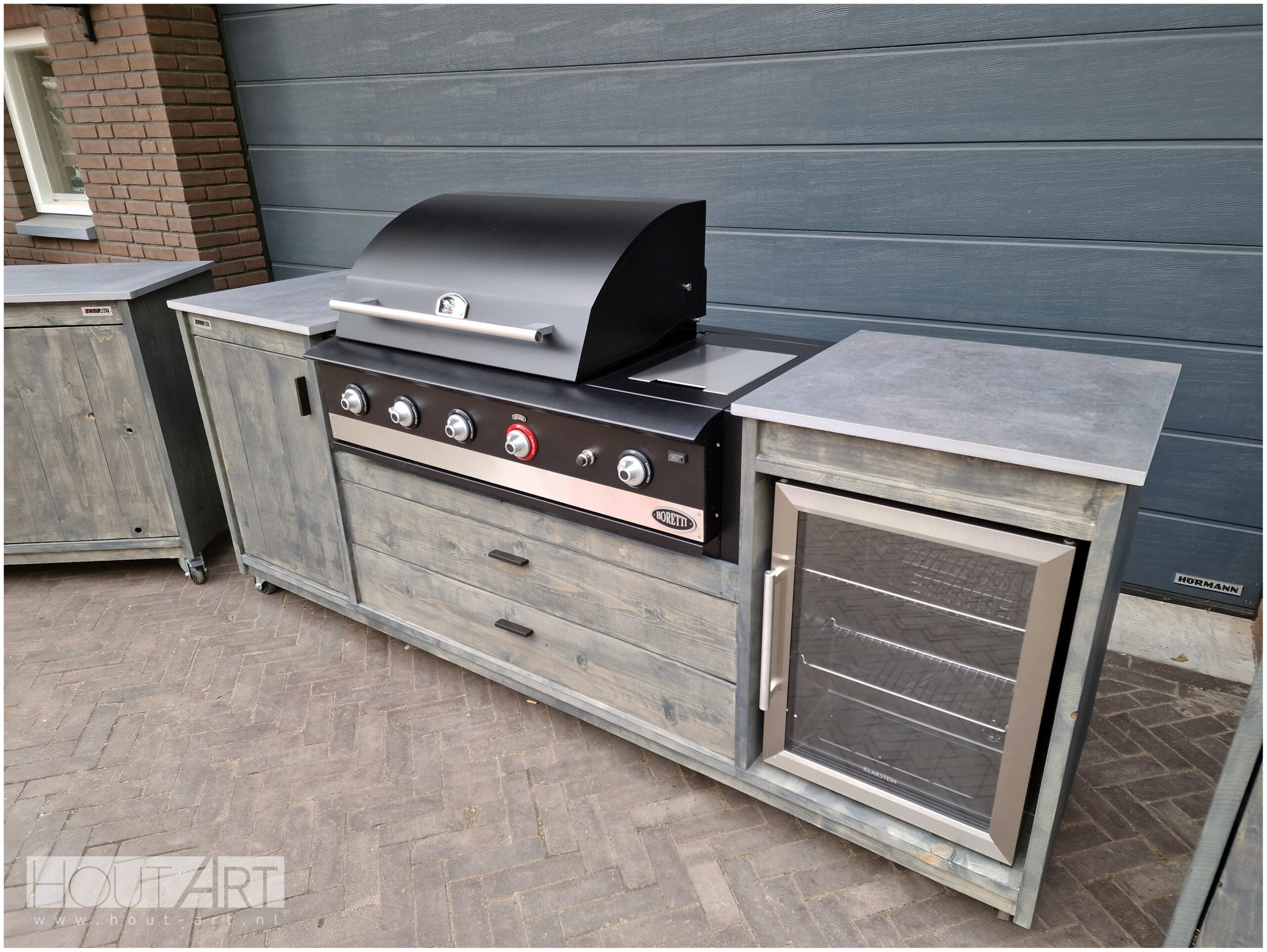 Buitenkeuken Fridge voor Boretti Ligorio of Ibrido Top van Hout-Art. Steigerhout, gebruikt hout, lades, deuren, keramische plaat, wielen, verzonken wielen.