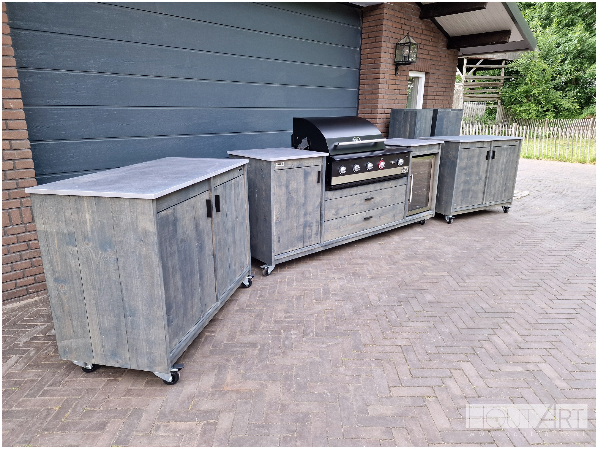Buitenkeuken Fridge voor Boretti Ligorio of Ibrido Top van Hout-Art. Steigerhout, gebruikt hout, lades, deuren, keramische plaat, wielen, verzonken wielen.
