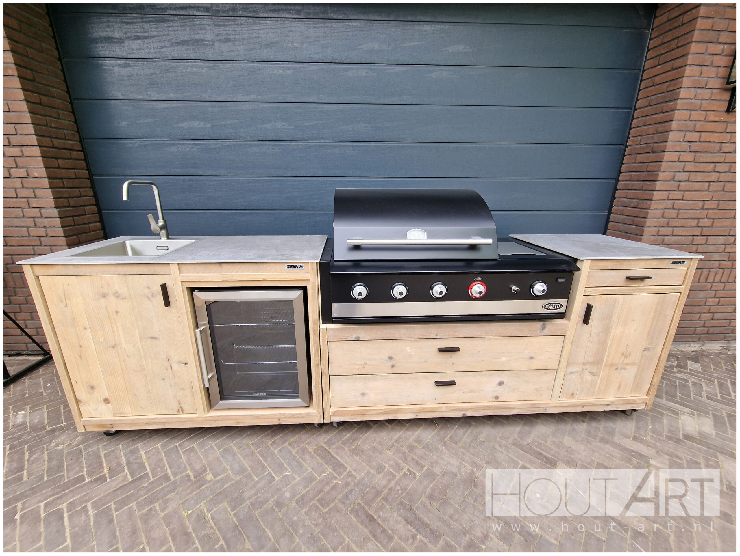 Buitenkeuken enkel clean voor Boretti Ibrido Ligorio top van Hout-Art. wjinvakken, handgrepen, keramisch blad, wielen, gebruikt steigerhout, houtart.