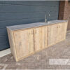 Buitenkeuken kast clean steigerhout met deuren, spoelkeuken, grohe kraan en wasbak van Hout-Art.