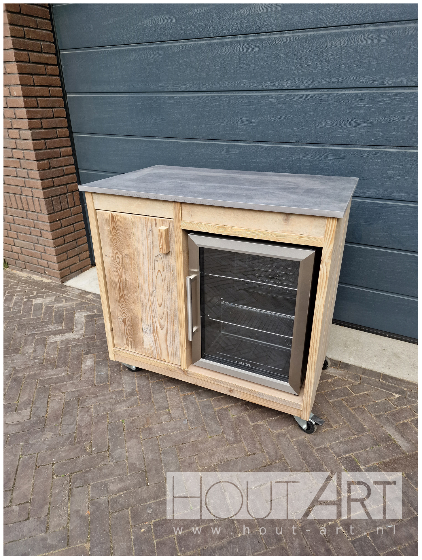 Buitenkeuken losse kast legplank fridge van Boretti Ibrido of Ligorio Top met spoelkeuken en grohe kraan van Hout-Art.