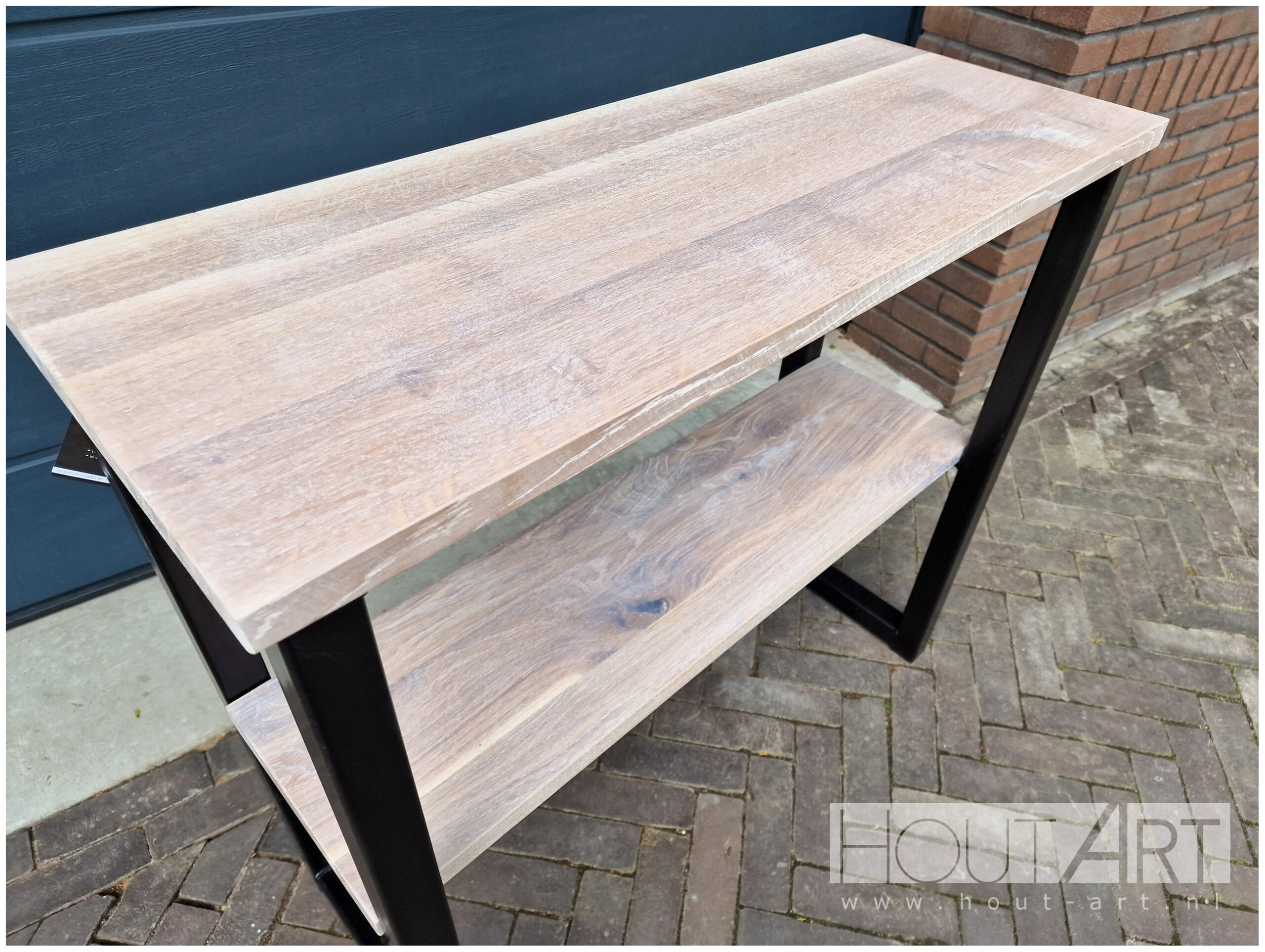 Sidetable stalen frame met een legplank eiken van Hout-Art.