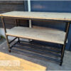 Sidetable Lorenz extra zwarte steigerbuis met steigerhout van Hout-Art.