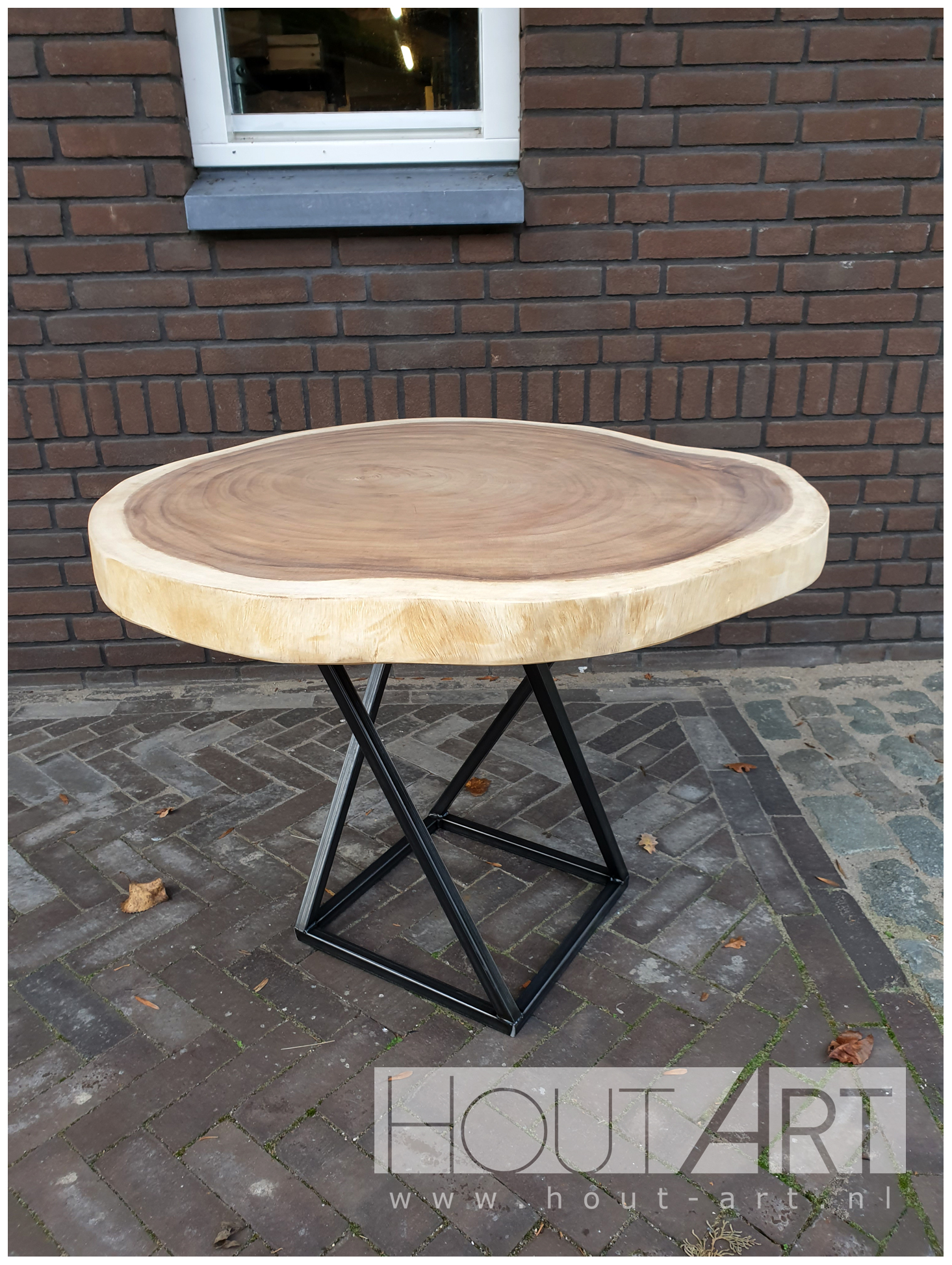 Bijzettafel twistframe staal met suar van Hout-Art.