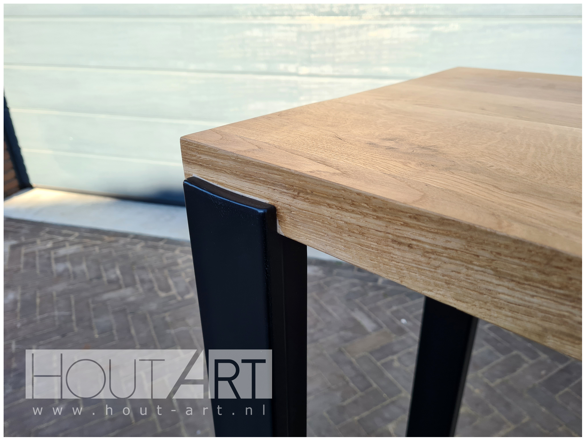 Bartafel stalen u-poot inliggend met massief eiken van Hout-Art.
