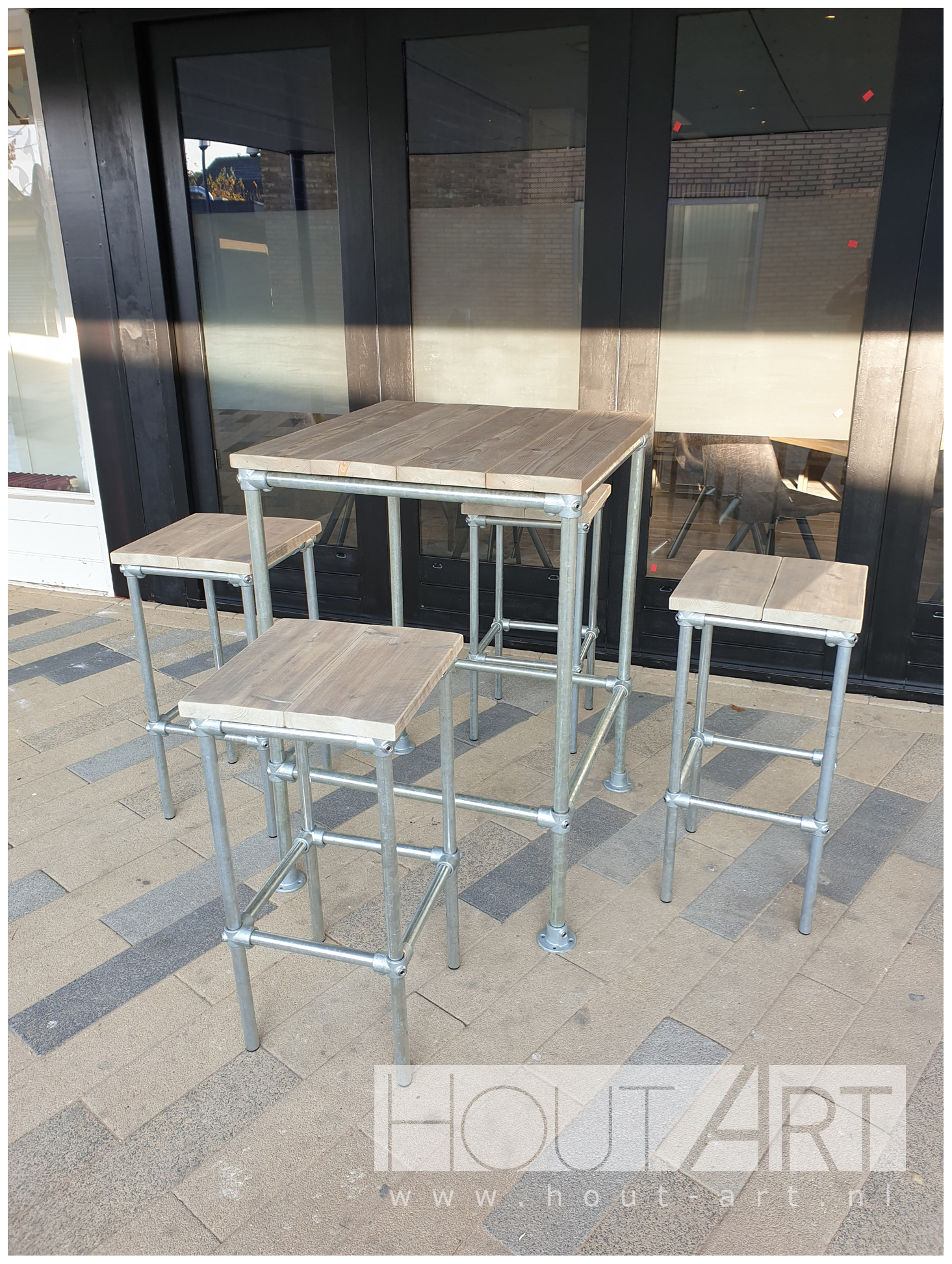 Bartafel steigerbuis Kubix met steigerhout van Hout-Art.