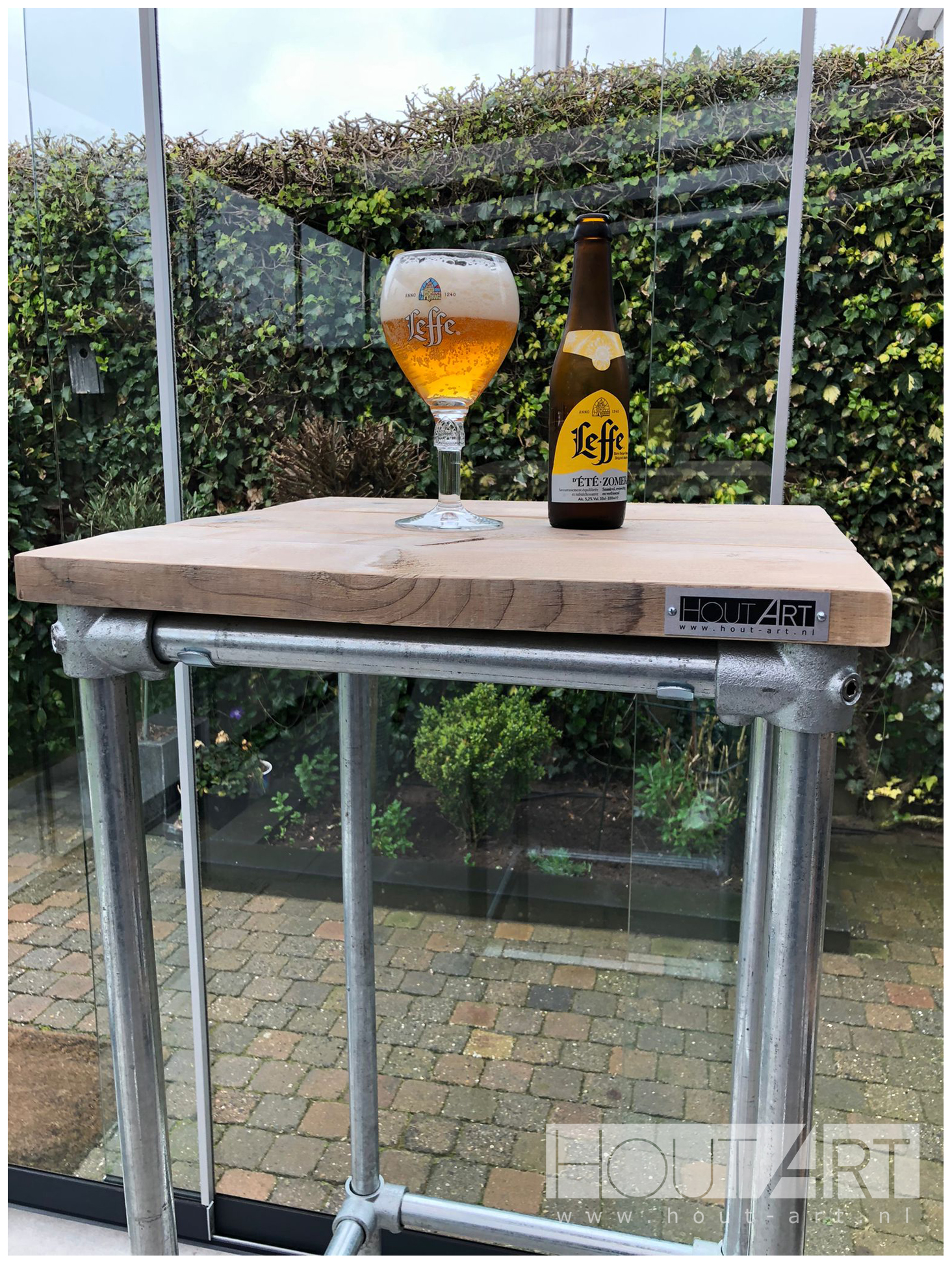 Bartafel steigerbuis Kubix met steigerhout van Hout-Art.