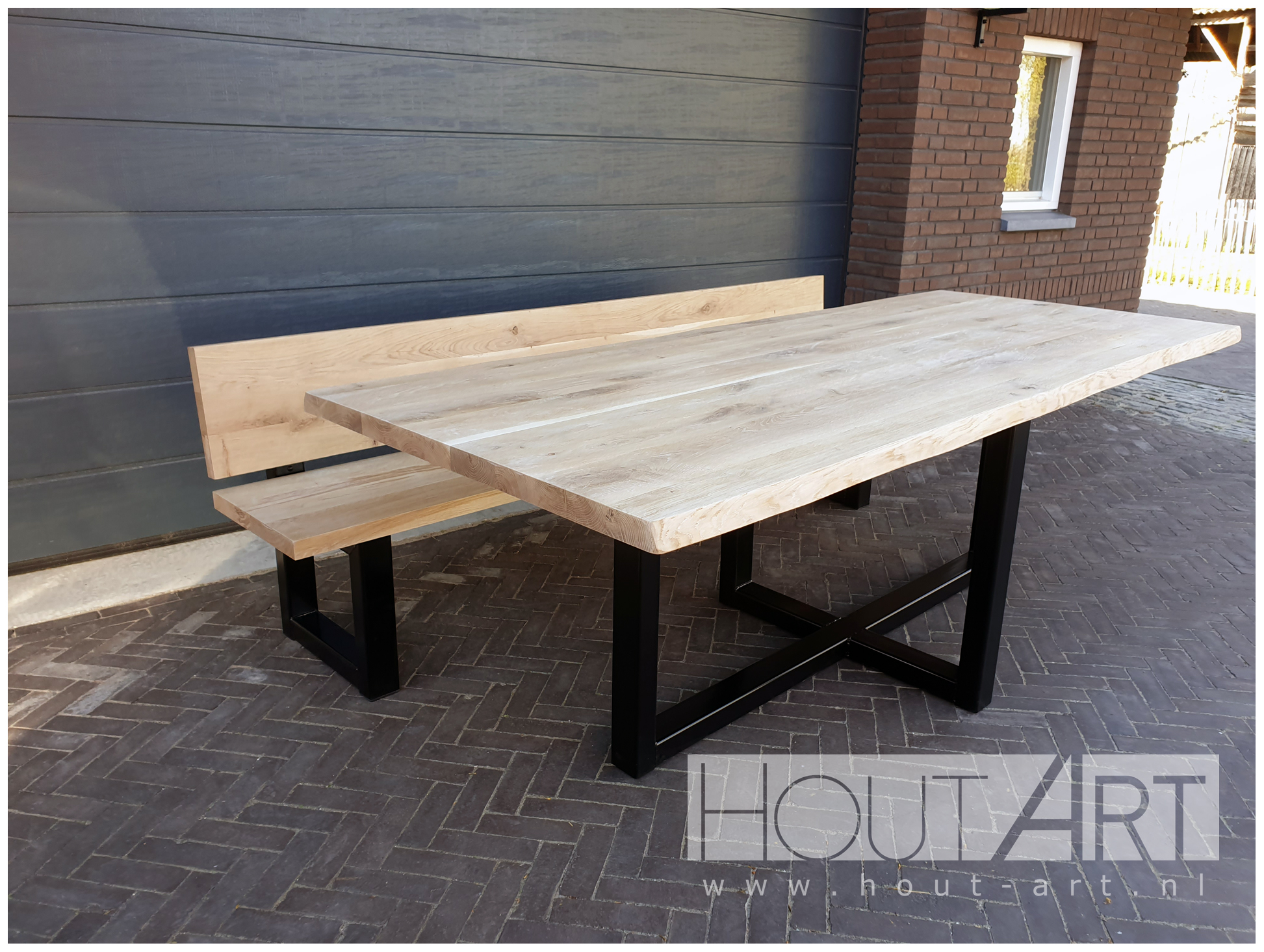 Eettafel tafel design poot staal met massief eiken van Hout-Art.