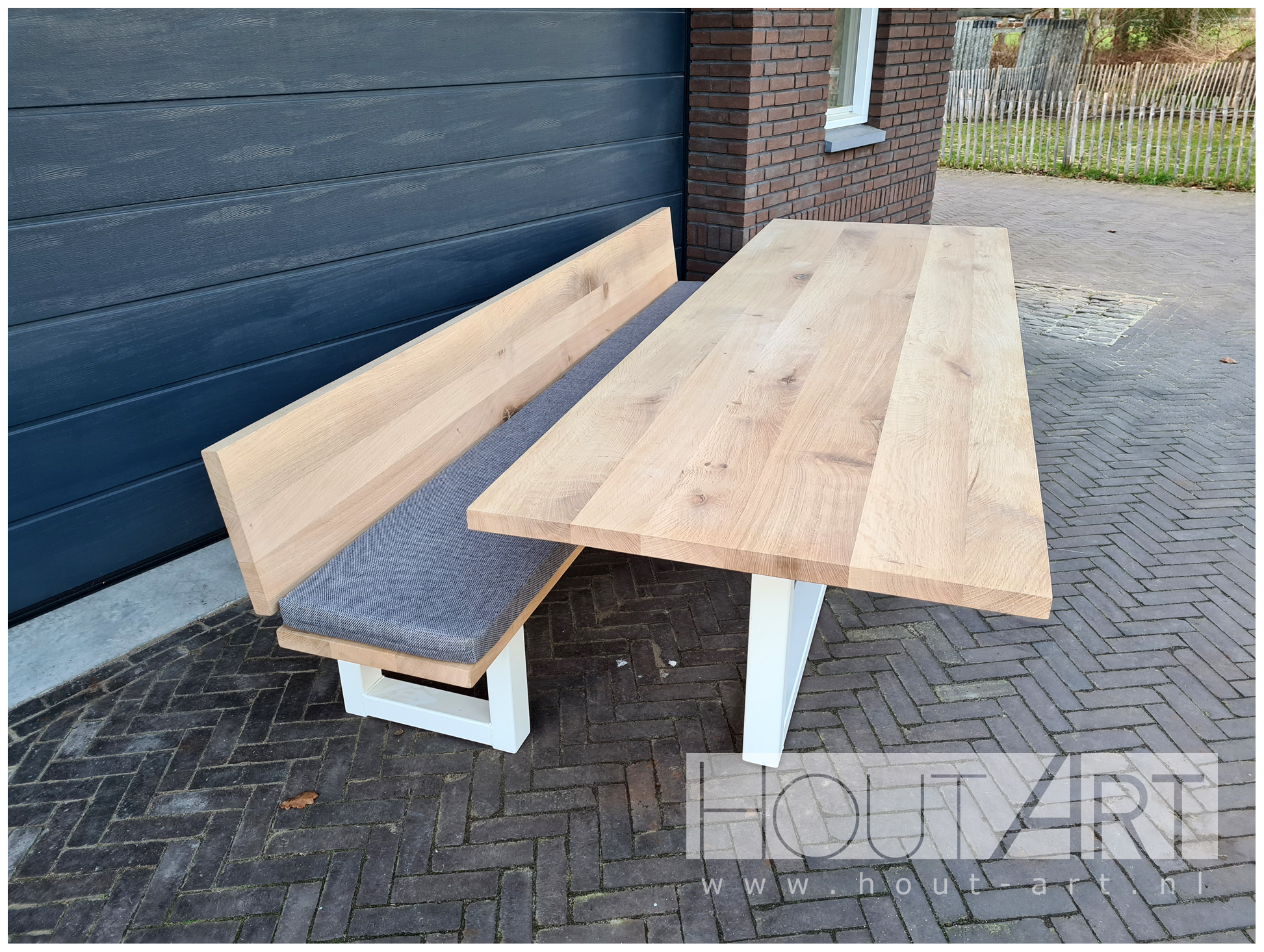 Eettafel tafel design poot staal met massief eiken van Hout-Art.
