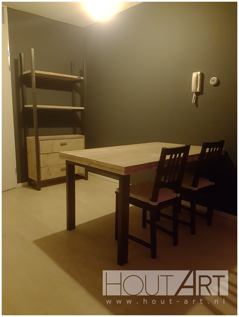 Eettafel tafel N-poot staal met steigerhout van Hout-Art.