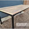 Tafel eettafel zwarte steigerbuis hoekpoten van Hout-Art.
