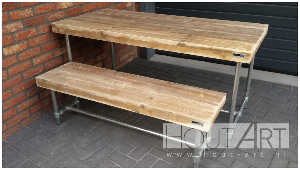 Tafel eettafel steigerbuis luxe met steigerhout van Hout-Art.