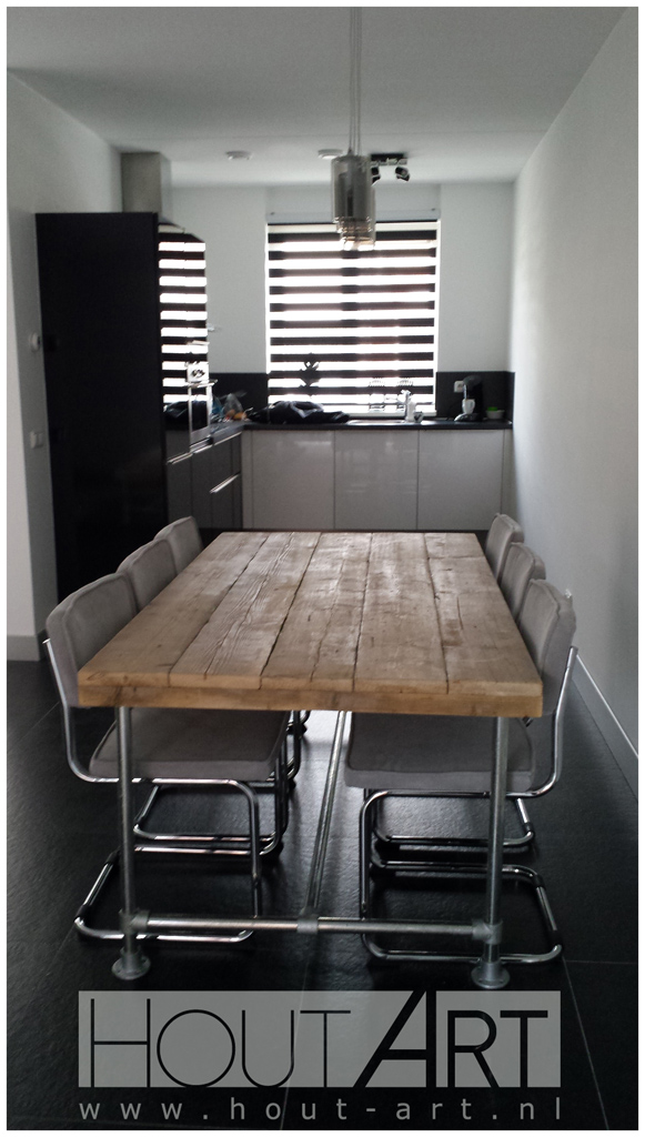 Tafel eettafel steigerbuis luxe met steigerhout van Hout-Art.