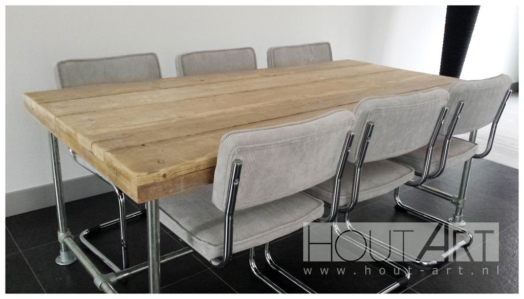 Tafel eettafel steigerbuis luxe met steigerhout van Hout-Art.