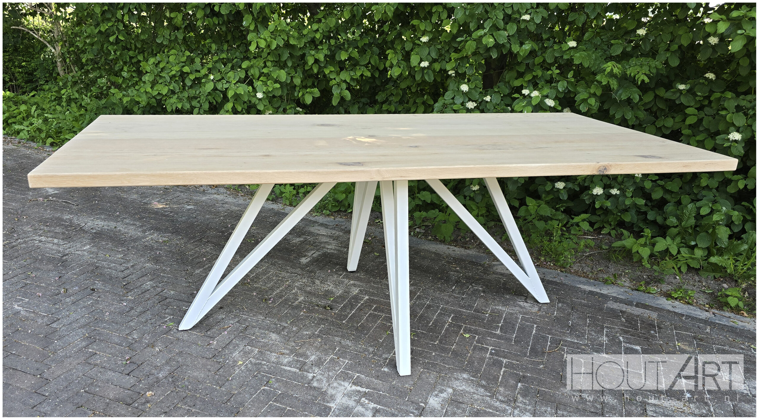 Tafel vlinder middenpoot staal met massief eiken van Hout-Art.