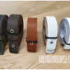 Leren wandplankhouder set cognac voor wandplank van Hout-Art.