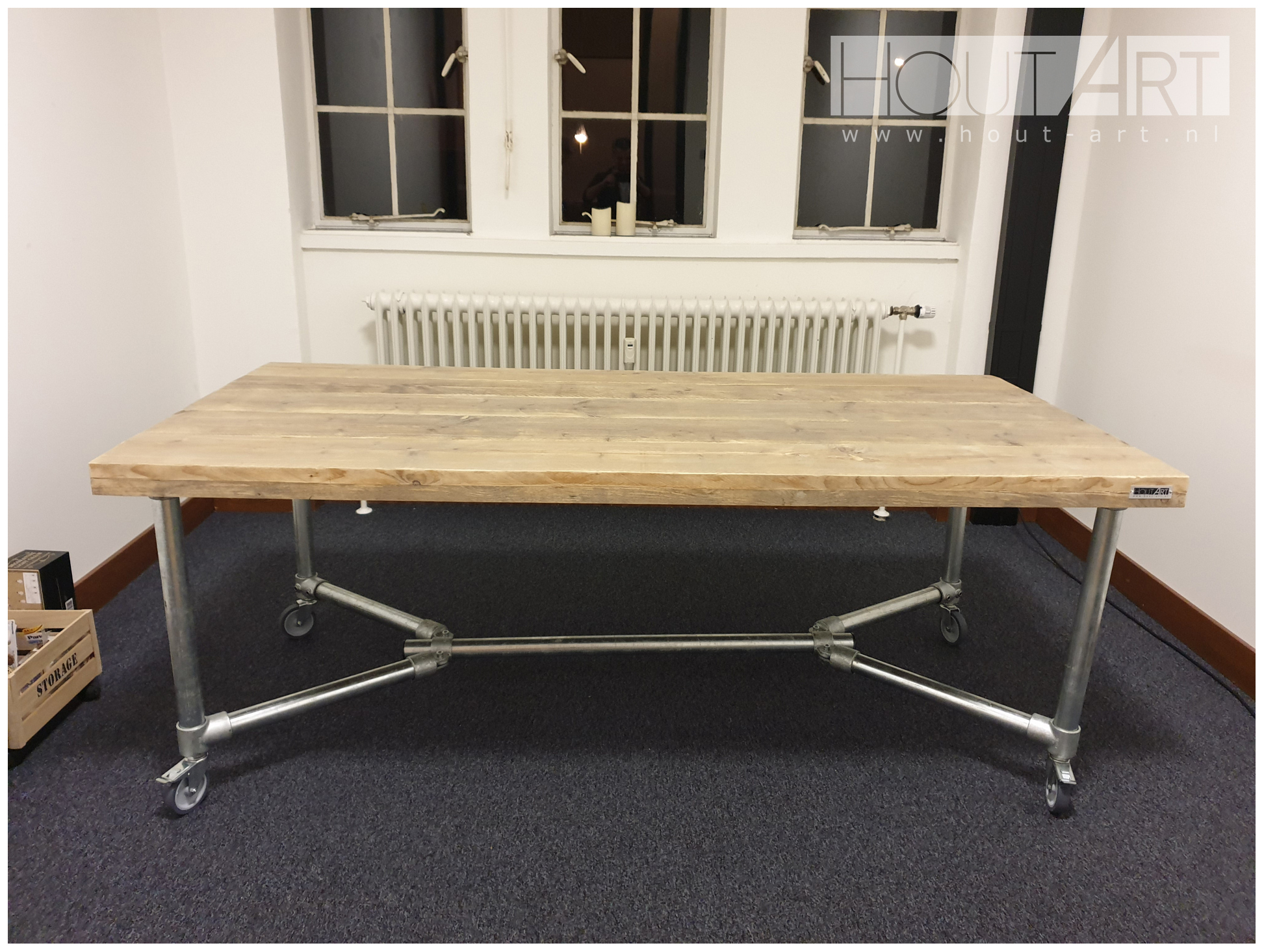 Tafel eettafel steigerbuis luxe V-poot van Hout-Art.