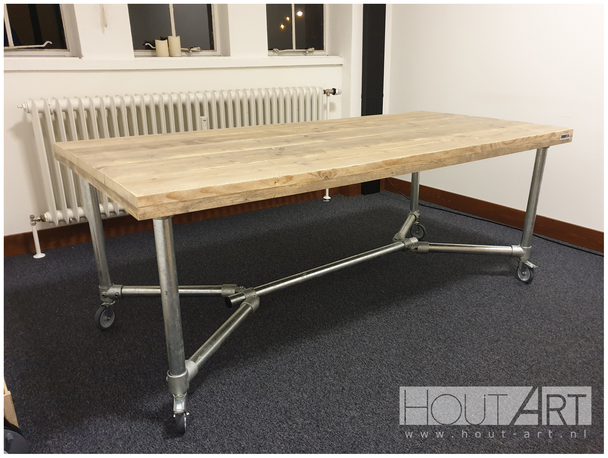 Tafel eettafel steigerbuis luxe V-poot van Hout-Art.