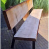 Tuinbank stalen poot met rugleuning van Douglas schaaldelen. Bank, tuinmeubel, douglas balken, maatwerk, Hout-Art.