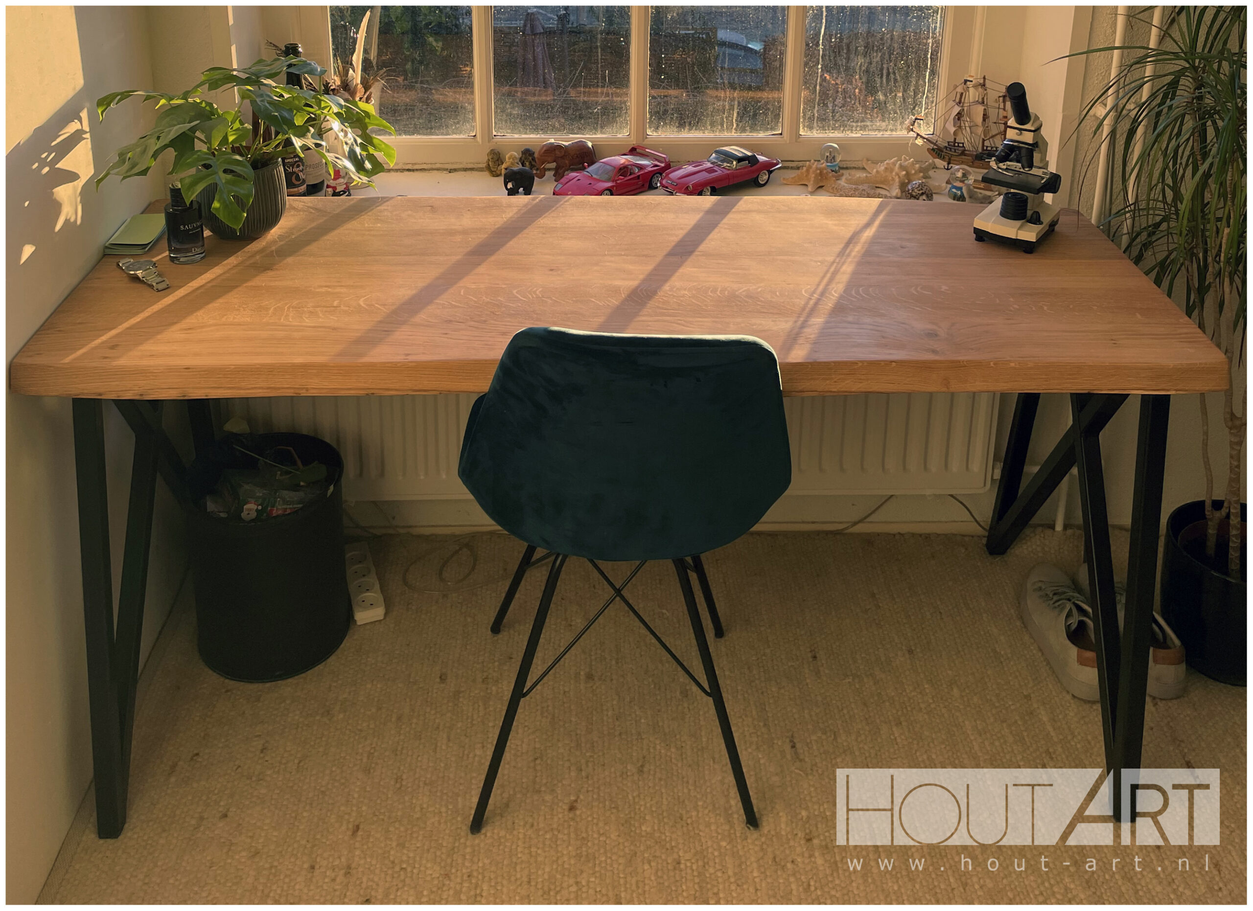 Bureau vlinderpoot staal met eiken van Hout-Art.