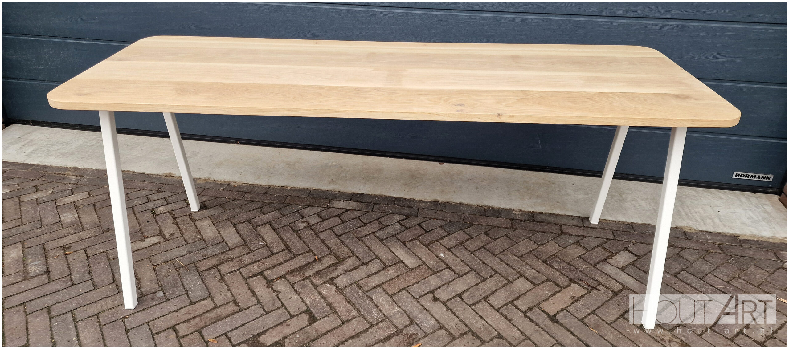 Bureau stalen frame design schuine poot met eiken van Hout-Art.