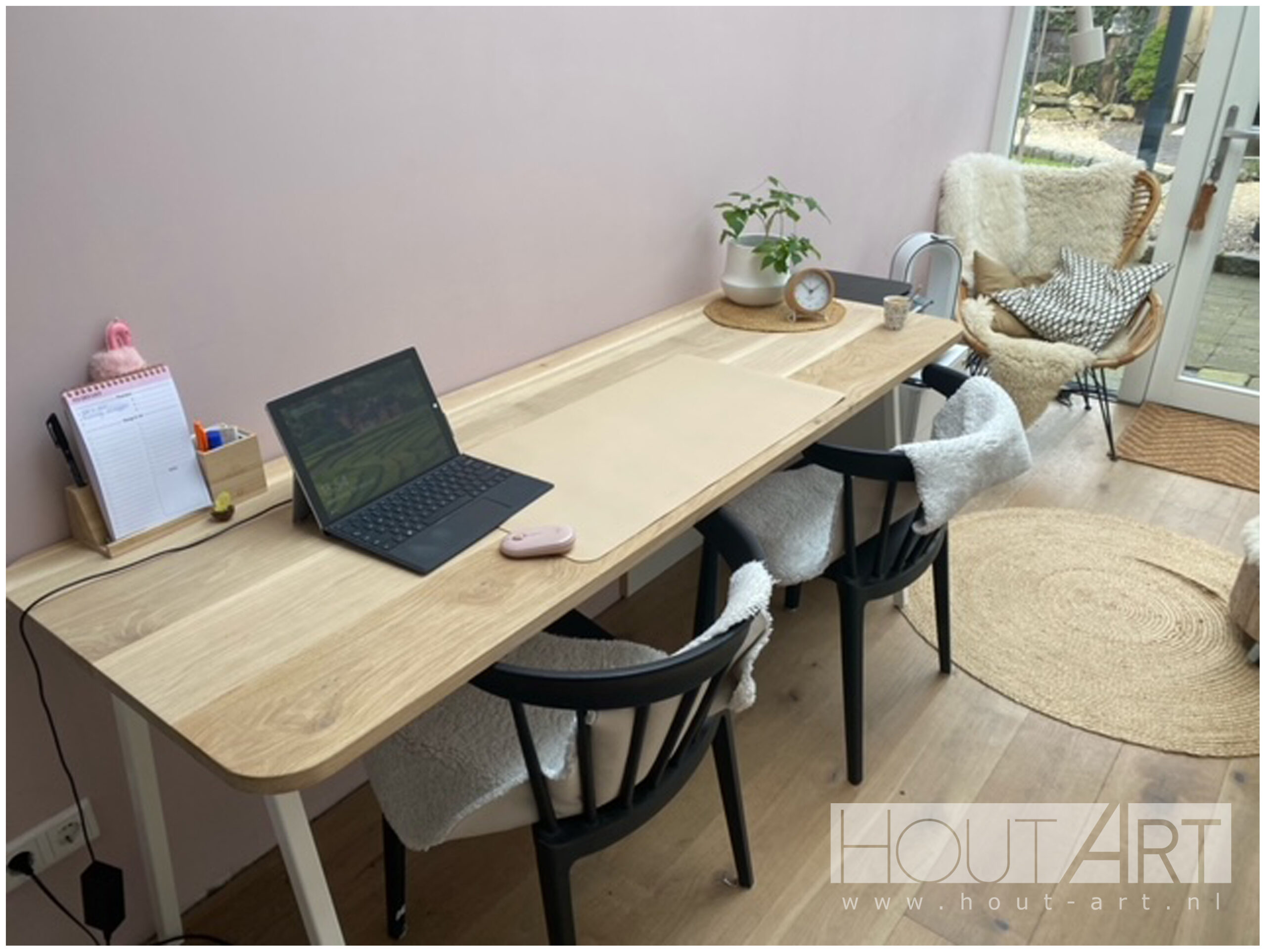 Bureau stalen frame design schuine poot met eiken van Hout-Art.