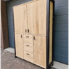 Kast hoog stalen zijframe deuren en lades eiken van Hout-Art, zwarte poedercoating, industrieel, opbergkast.