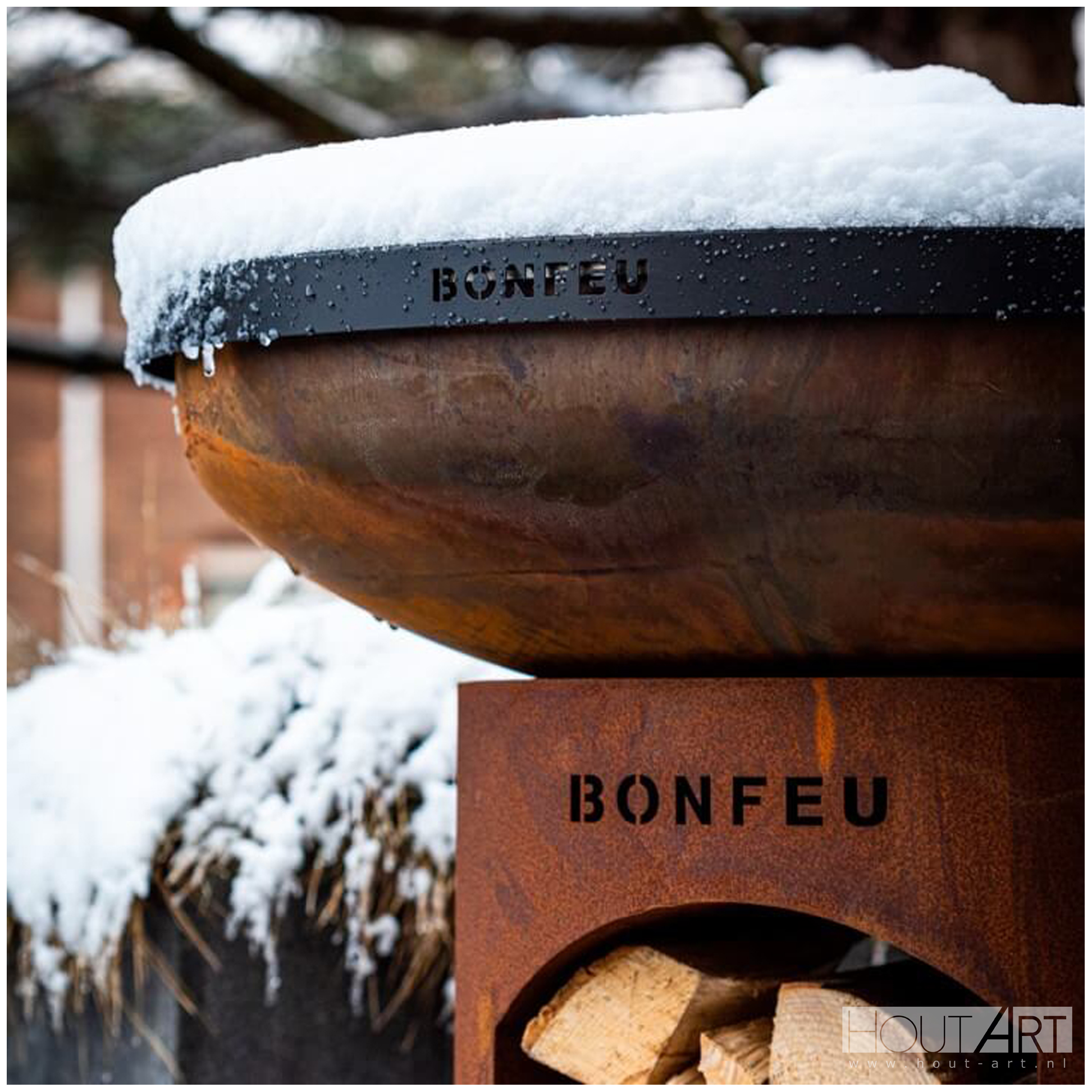 Bonfeu BonBiza open haard buitenkeuken bakken zwart en cortenstaal corten BBQ van Hout-Art.